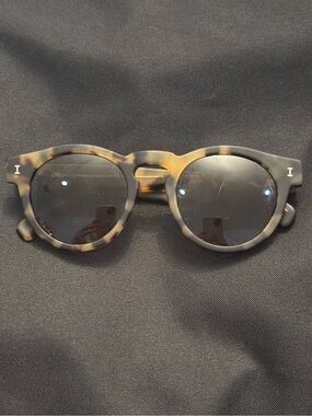 illesteva Leonard Tortoise Shell Sunglasses